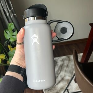 Hydroflask Watter Bottle Tumbler w Straw Lid
